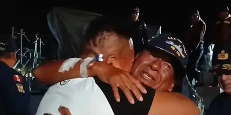 Pescador peruano rescatado tras naufragar por 94 días fue dado de alta