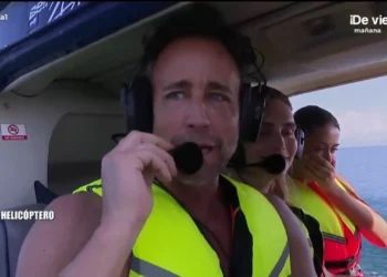 La advertencia de Jorge Javier Vázquez a Álvaro Muñoz Escassi en pleno salto de Supervivientes: “Que sin embargo tenemos una edad”