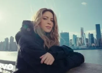 Shakira estrenó el video estatal de «Última» en su serie de conciertos agotados en la ciudad de México
