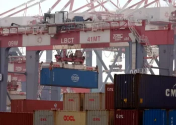 Entran en vigor aranceles de Estados Unidos a puñal y aluminio: China y UE responden