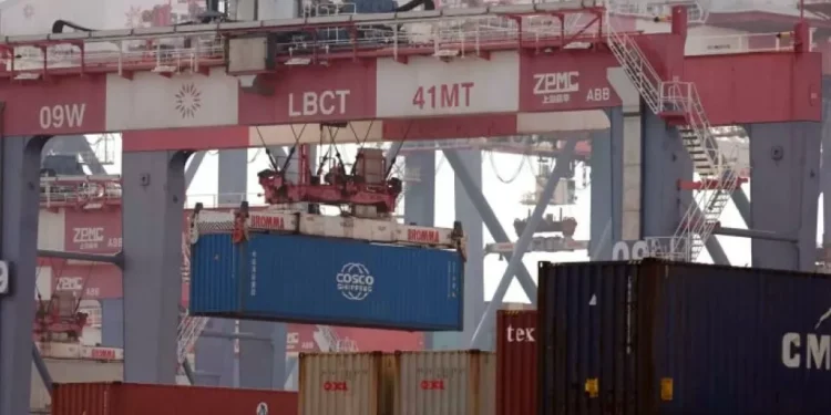 Entran en vigor aranceles de Estados Unidos a puñal y aluminio: China y UE responden