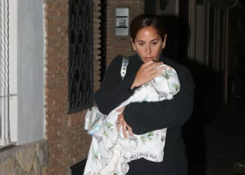 Anabel Pantoja vuelve por maravilla a Sevilla y Merchi reacciona así de divertida