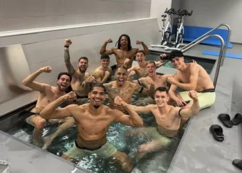 El Barça celebra la remontada con una foto para el recuerdo