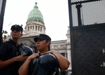 informe marcha de jubilados en Buenos Aires este miércoles: Policía valló el Congreso dos cuadras a la redonda