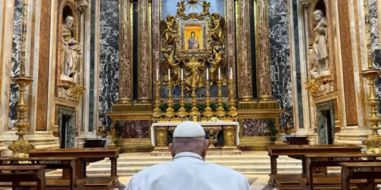 Qué es la ‘economía de ídolo’ de la que se hablará en el vía crucis en el Vaticano