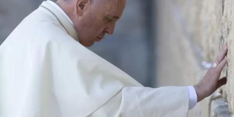 Un papa reformista: Las principales medidas que adoptó Francisco en su pontificado