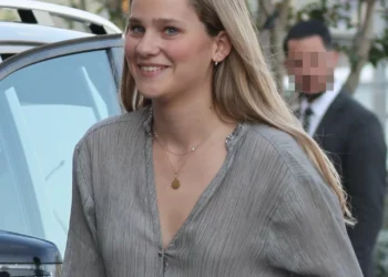 Irene Urdangarín, en la Semana Santa de Málaga con Teresa Urquijo y José Luis Martínez Almeida