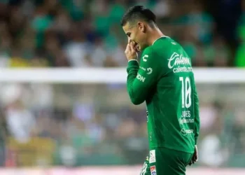 El mordaz presente de James en León: expulsado y sin Mundial de Clubes