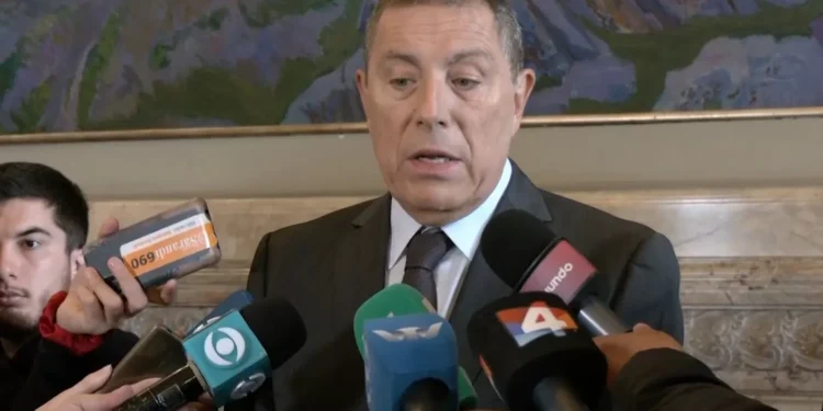Oddone: “El nuevo arancel del 10 % es un desafío para Uruguay”