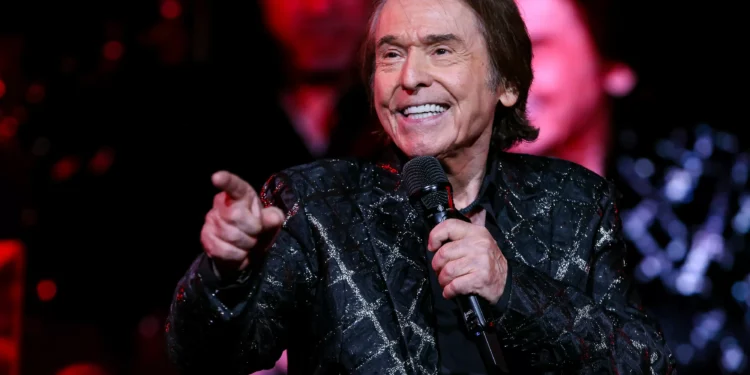 Raphael anuncia que vuelve a los escenarios tras cuerpo diagnosticado con un linfoma cerebral