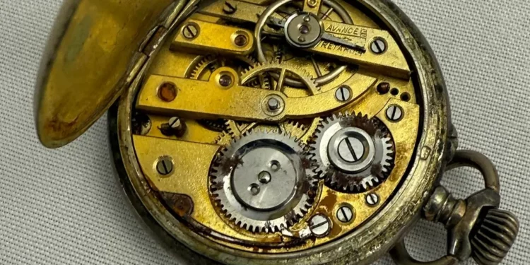 El cronómetro de bolsillo de un pasajero del Titanic será subastado por un valor estimado en USD 66.000