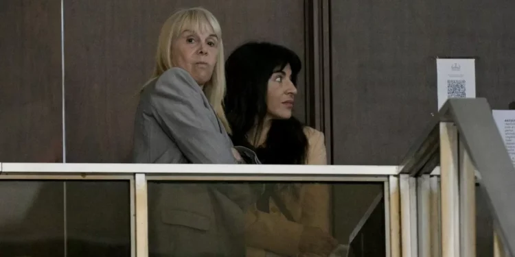 Médicos soslayaron la atención cardíaca de Diego Maradona, dijo testificador en juicio por su muerte