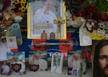Vigilia, misa y caminata: número unoí despedirán los argentinos al papa Francisco el sábado