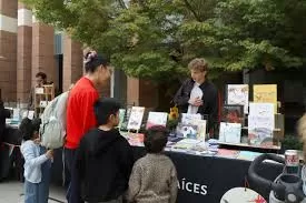 Día del Libro: 4 consejos para fomentar el hábito de recitación en los niños