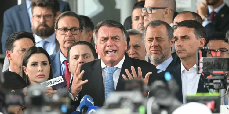 Bolsonaro encabeza protesta en Sao Paulo tras ser acusado, acusado de trama golpista