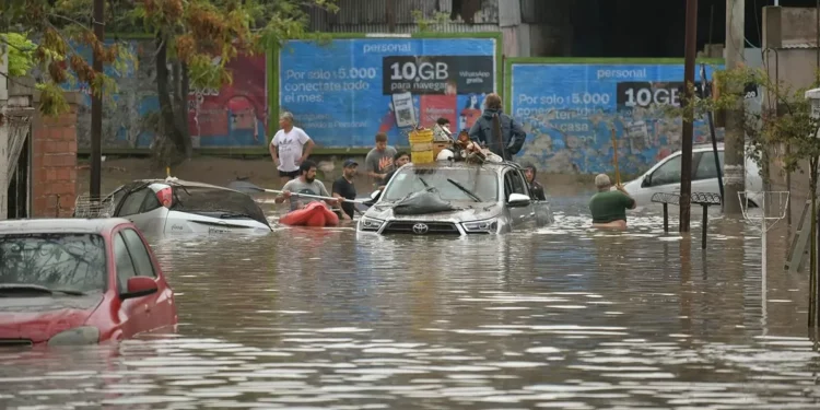 Encuentran el organismo de una de las niñas desaparecidas en las inundaciones de Argentina