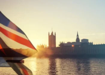 Europeos necesitarán una nueva autorización de viaje para aceptar a Reino Unido