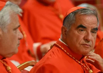 golpe italiano expulsado por el papa Francisco desiste de participar en el cónclave