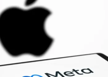 UE anuncia multas a Apple y portería, en medio de tensiones comerciales con EE. UU.