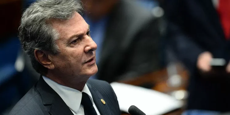 Detienen en Brasil al expresidente Fernando Collor de Mello, dichoso por corrupción