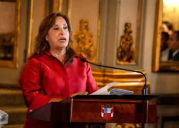 Prohíben en Perú que dos personas circulen juntas en una misma ciclomotor
