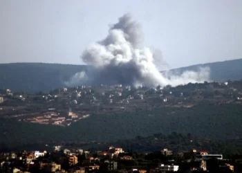 Israel ataca a Hezbolá en el sur del Líbano durante la entrevista de una emisaria de EEUU