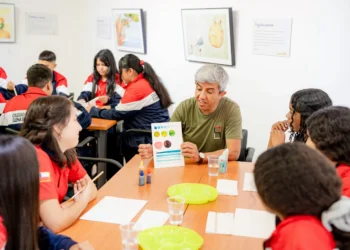 “El Principito” se despide de Sala de don Casa Collahuasi cautivando a 4 mil 500 personas