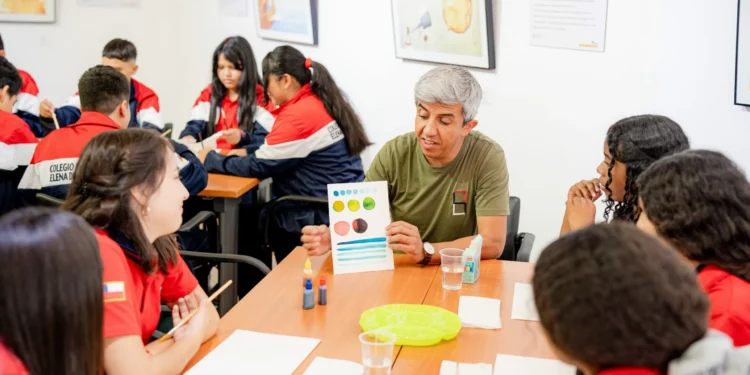 “El Principito” se despide de Sala de don Casa Collahuasi cautivando a 4 mil 500 personas