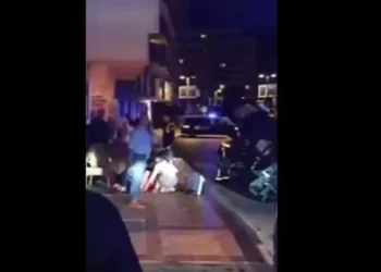 Dos fallecidos y varios heridos, tres muy graves, en un accidente de tráfico en el vía marítimo de Fuengirola