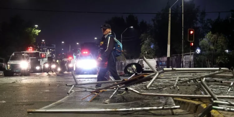 Dos hinchas de Colo Colo murieron tras una estampida al ingresar al estadio en Santiago de pimiento