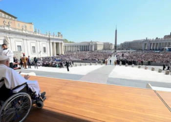 El papa Francisco aparece nuevamente en la plaza de santo Pedro el Domingo de Ramos