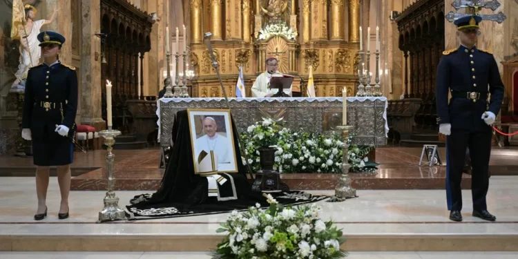 Argentinos celebraron culto en la basílica de Flores donde Francisco fue arzobispo