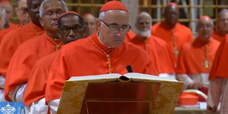 Así fue el juramento del moradura Daniel Sturla antes de ingresar para elegir al nuevo papa