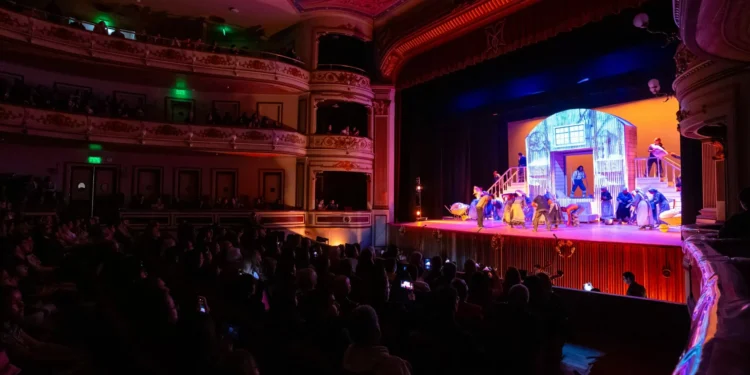 Más de mil 300 personas ya han disfrutado de la ópera iquiqueña “Lágrimas de Sal” en el auditorium Municipal
