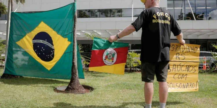 Jair Bolsonaro sale de terapia intensiva casi tres semanas después de su cirugía intestinal