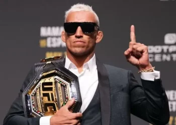 Así es Charles Oliveira, próximo competidor de Topuria y leyenda de UFC
