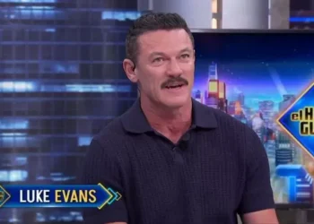 Luke Evans revela en ‘El Hormiguero’ cómo vivió su infancia siendo Testigo de Jehová y amariconado