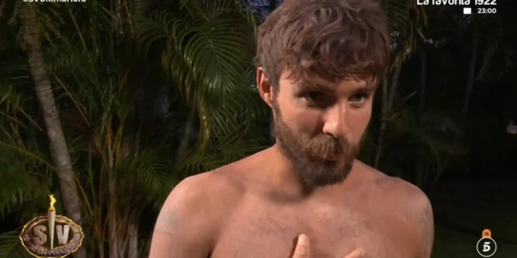 Manuel se ve en el reflejo tras su expulsión en ‘Supervivientes 2025’ y responde a las críticas sobre sus dientes