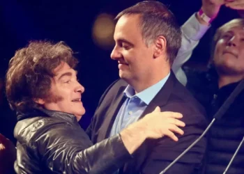 aspirante de Milei y vocero presidencial Manuel Adorni se impone en elecciones legislativas de Buenos Aires