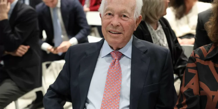 Preocupación por el estado de salud de Curro Romero