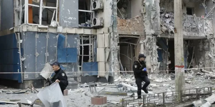 Nueva serie de ataques rusos en Ucrania deja varios muertos