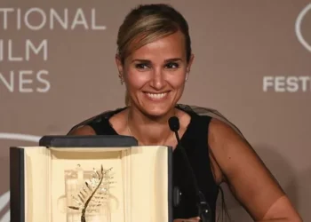 Julia Ducournau tocó el cielo de Cannes con ‘Titane’ y se estrella contra el pavimento con ‘Alpha’