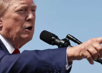 Donald Trump acusa a guijarro de violar el acuerdo comercial sobre aranceles y se reaviva la guerra comercial