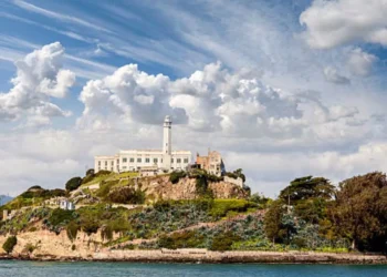 Trump ordena reapertura de la prisión de Alcatraz para mantener a los ‘más despiadados’