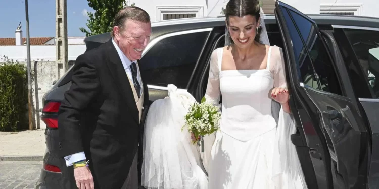 César Cadaval lleva al altar a su hija pequeña, Patricia