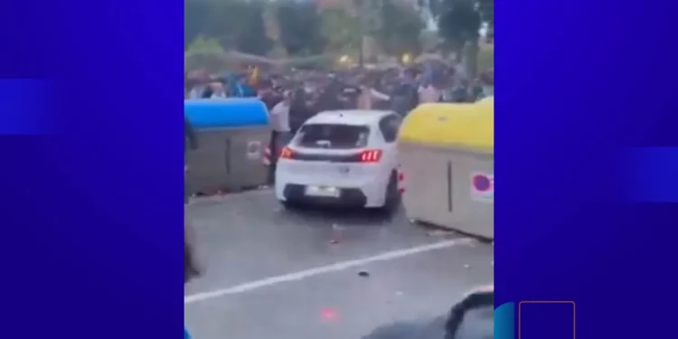 España: Varios heridos leves tras un alcaldada en el exterior del estadio del Espanyol-Barça