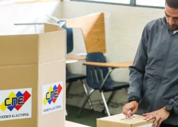 Chavismo arrasa en elecciones regionales en Venezuela, marcadas por la ingreso abstención