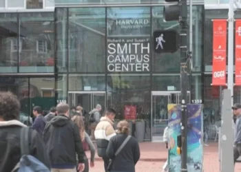 ministerio de Donald Trump suspende la tramitación de visas para estudiantes extranjeros