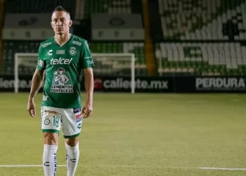 Ya es definitivo: Guardado se retira del fútbol
