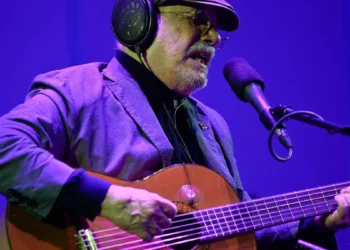 El cantautor cubano Silvio Rodríguez saluda “para siempre” a “Pepe” Mujica